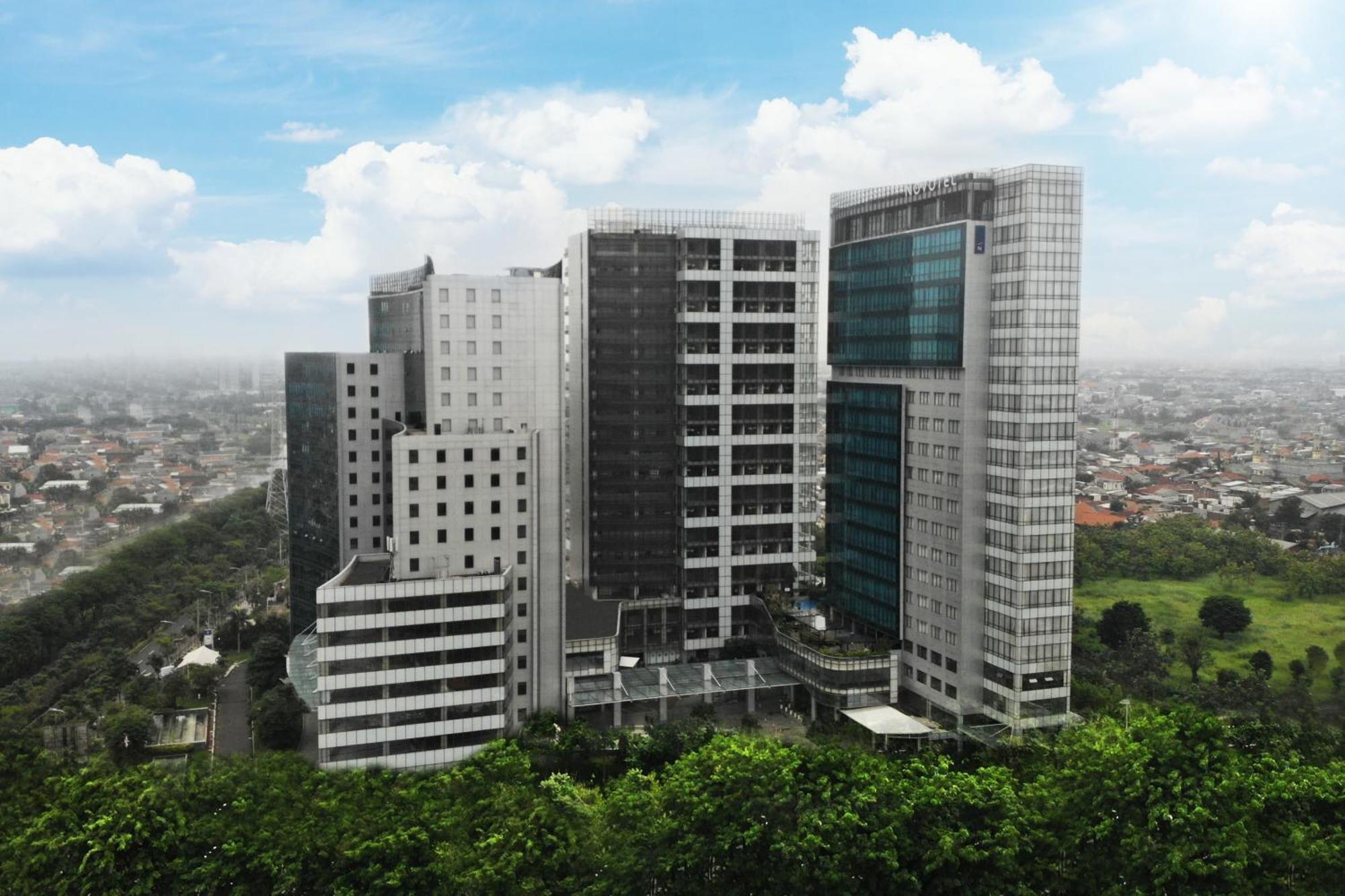 Skysuites Residence Surabaya Buitenkant foto